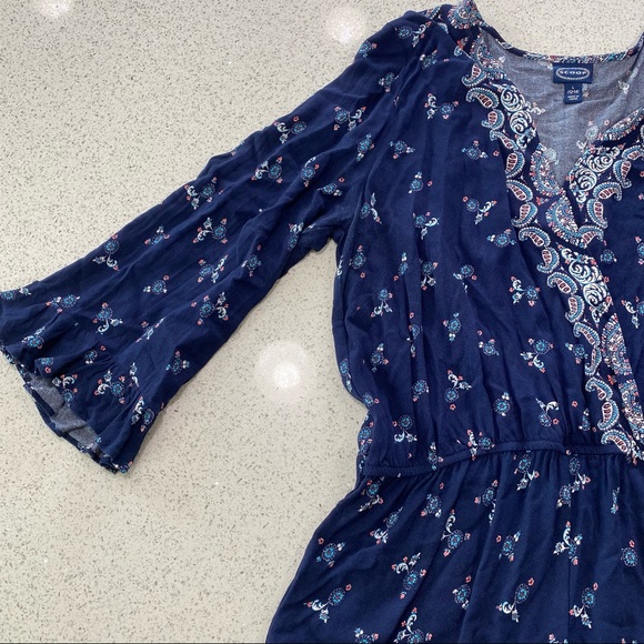 Blue Floral Romper with 3/4 sleeves- women size L - Picture 4 of 10